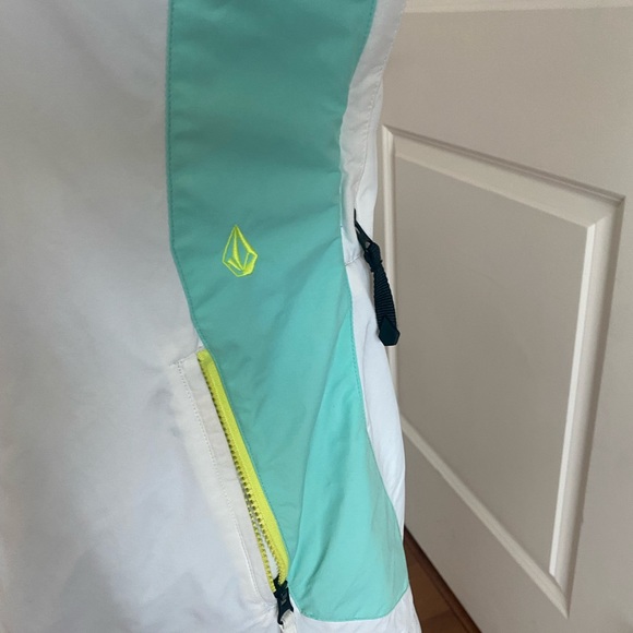 Volcom Ski/Snowboard Shell - Picture 3 of 5